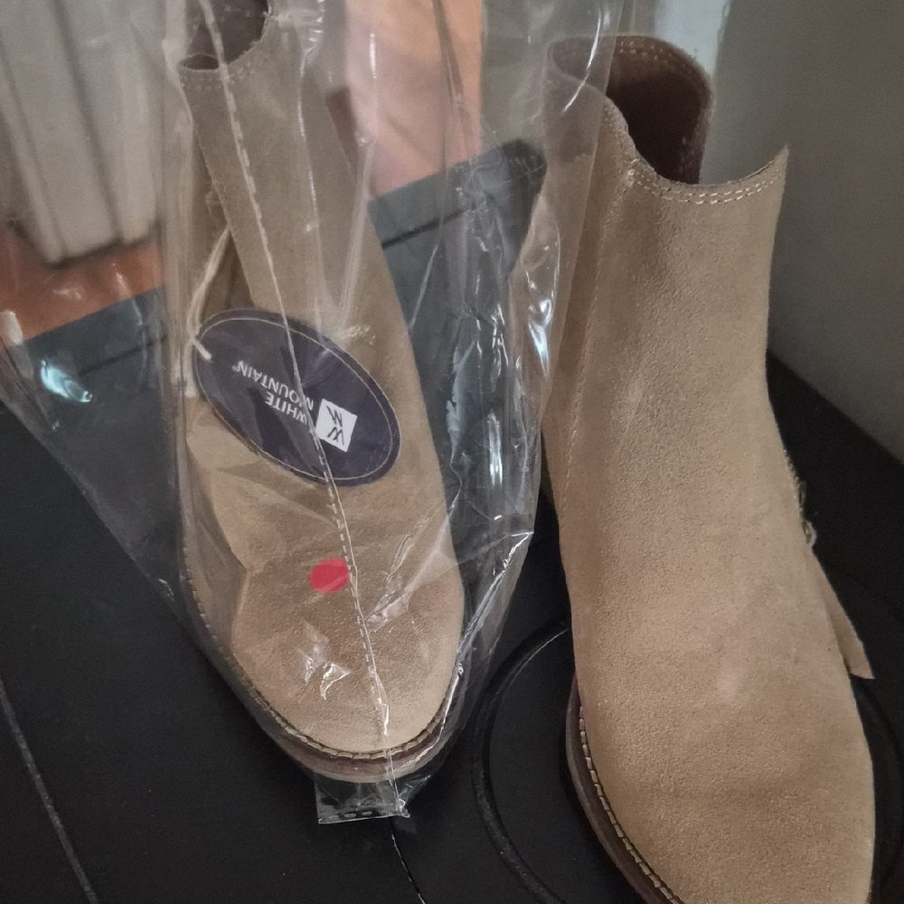 White Mountain Tan Ankle Boots